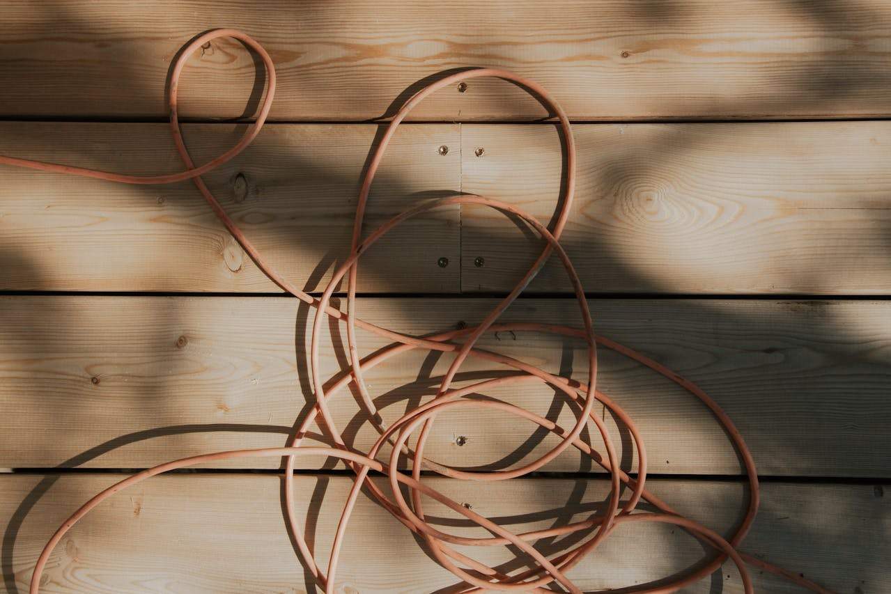 DIY Cable Management Hacks for Homeowners: Organize Space